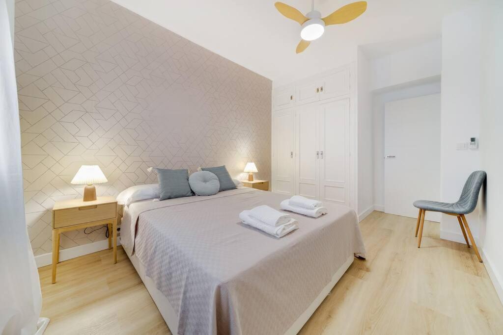 Esplendido Apartamento En El Centro Malaga Bagian luar foto
