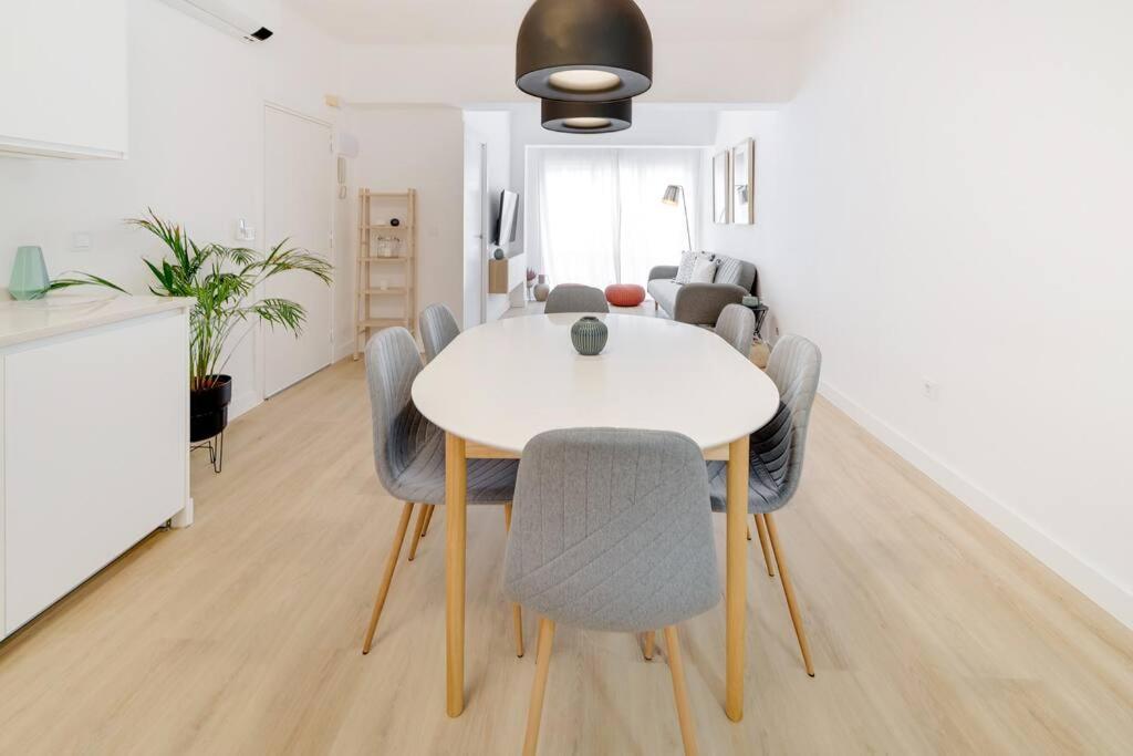 Esplendido Apartamento En El Centro Malaga Bagian luar foto