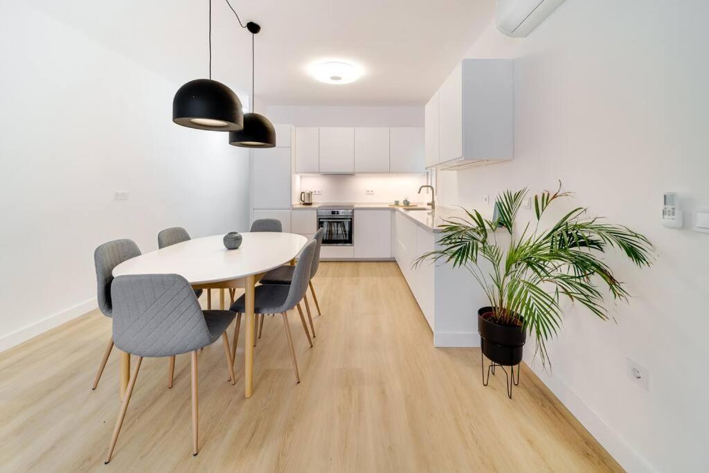 Esplendido Apartamento En El Centro Malaga Bagian luar foto