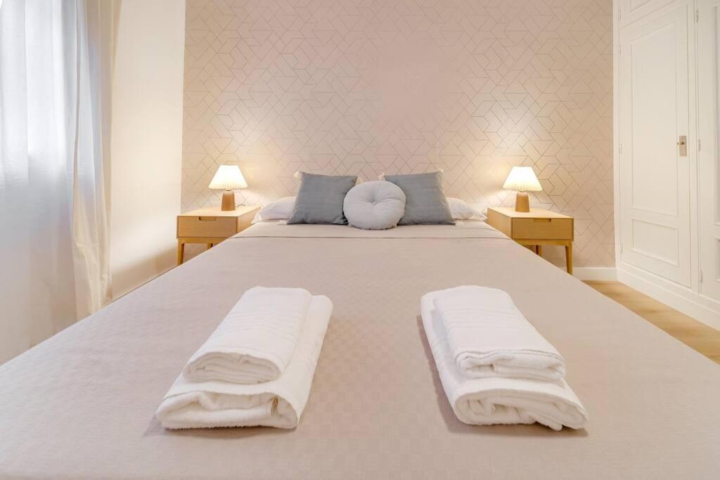 Esplendido Apartamento En El Centro Malaga Bagian luar foto
