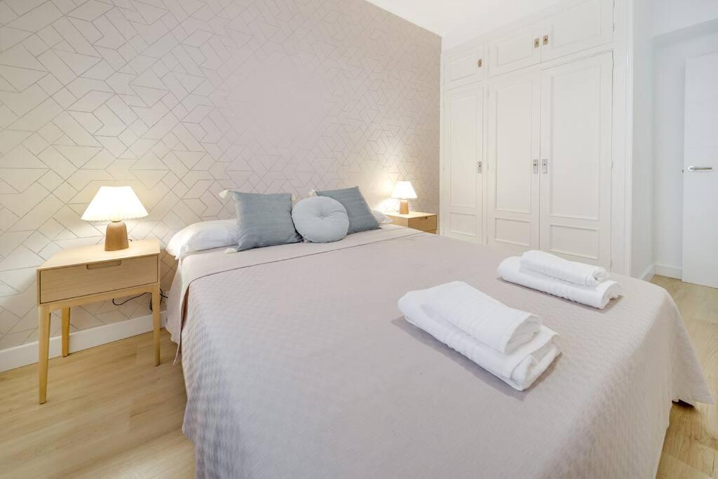 Esplendido Apartamento En El Centro Malaga Bagian luar foto